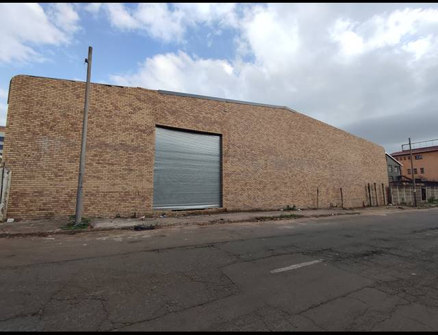 1,000M² WAREHOUSE TO LET IN ROSSBURGH